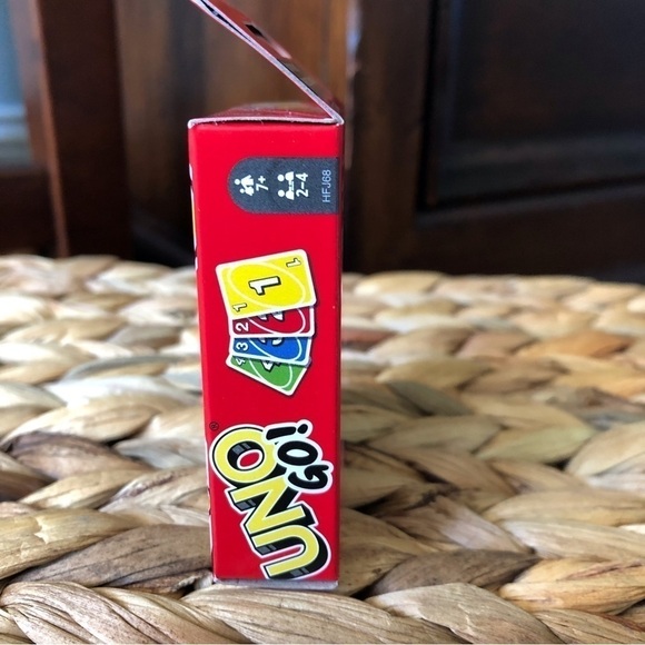 Uno Go Pocket-Size Card Game - Picture 2 of 4